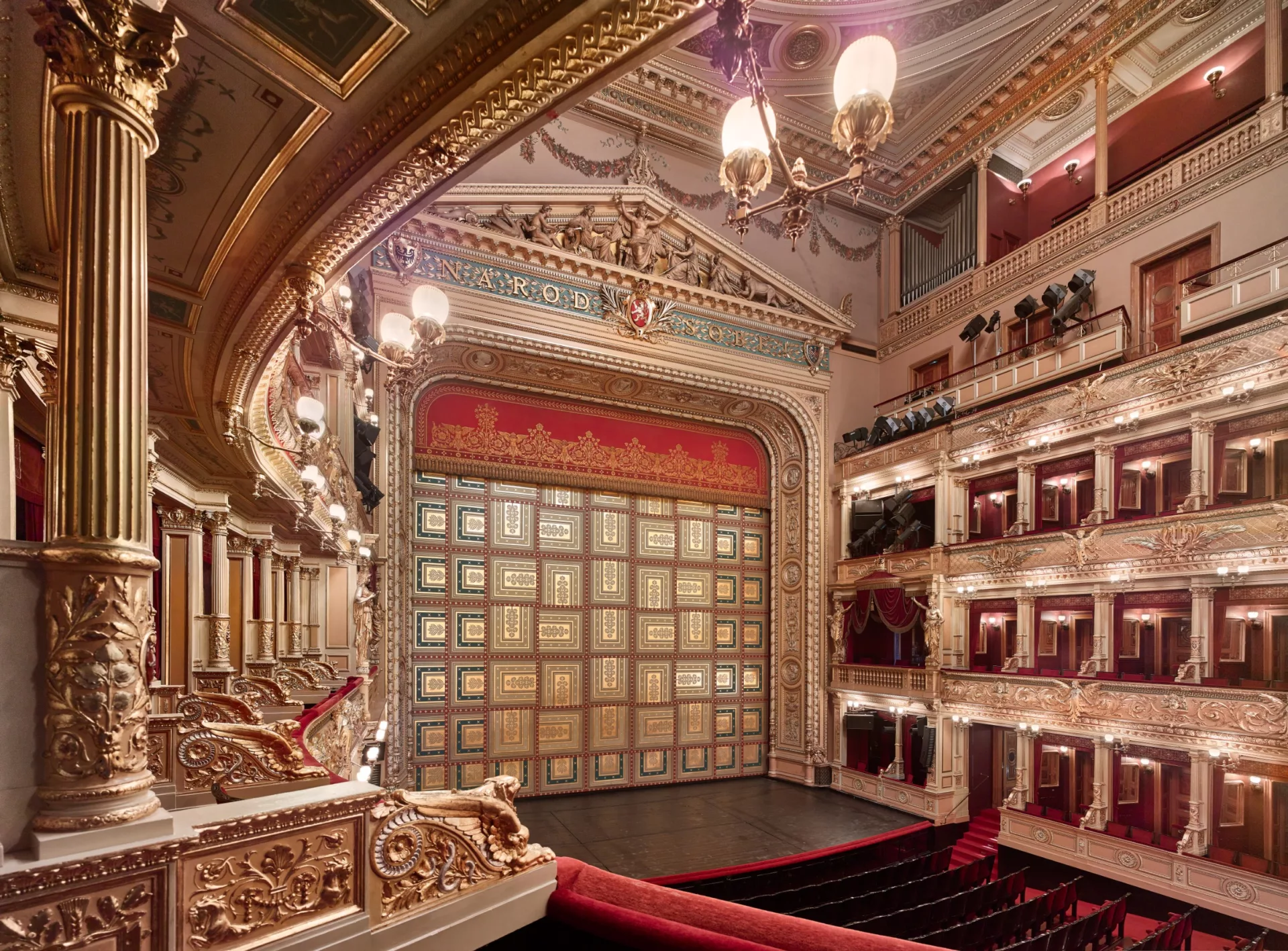 Praha Nasjonalteatret